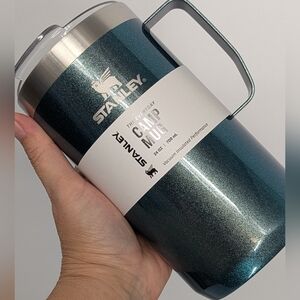 new STANLEY Stay Hot Camp coffee Mug 24 OZ Ponderosa Shimmer Holiday 2025